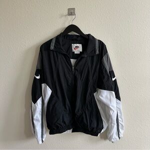 🏁VINTAGE 90’s Nike Black and White Windbreaker Jacket🏁